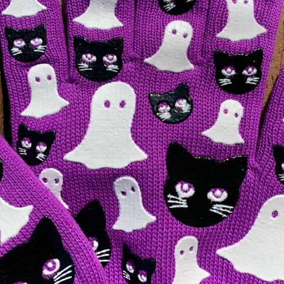 🆕TARA TESHER TEMPTATIONS OVEN GLOVES “GHOST CATS” SIZE SMALL/MED NWTS! - Picture 2 of 3